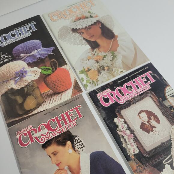 4 Vintage Annie's Crochet Newsletter Booklets Womens Elegant Fashion Patterns - Picture 2 of 4